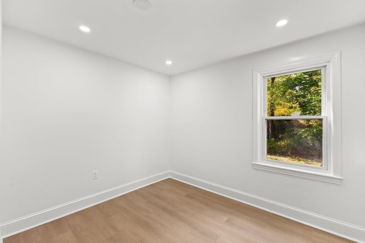26 Lamb St Property Photo 11