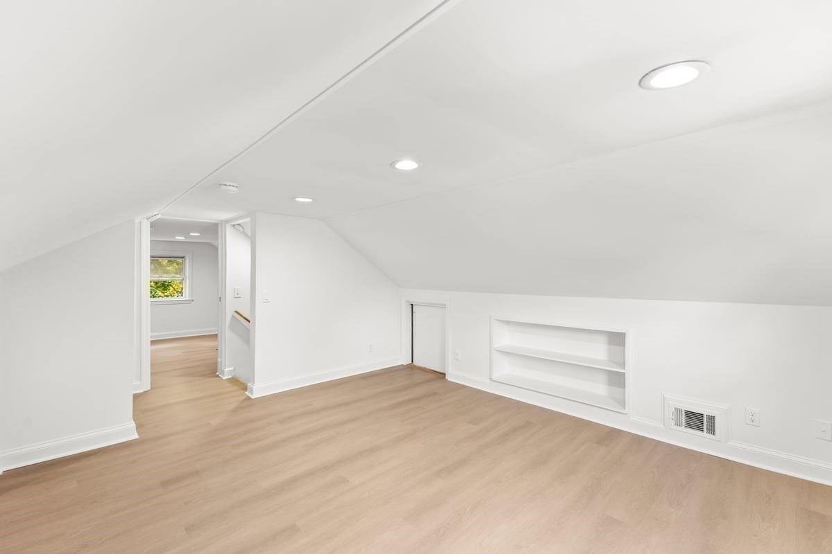 26 Lamb St Property Photo 16