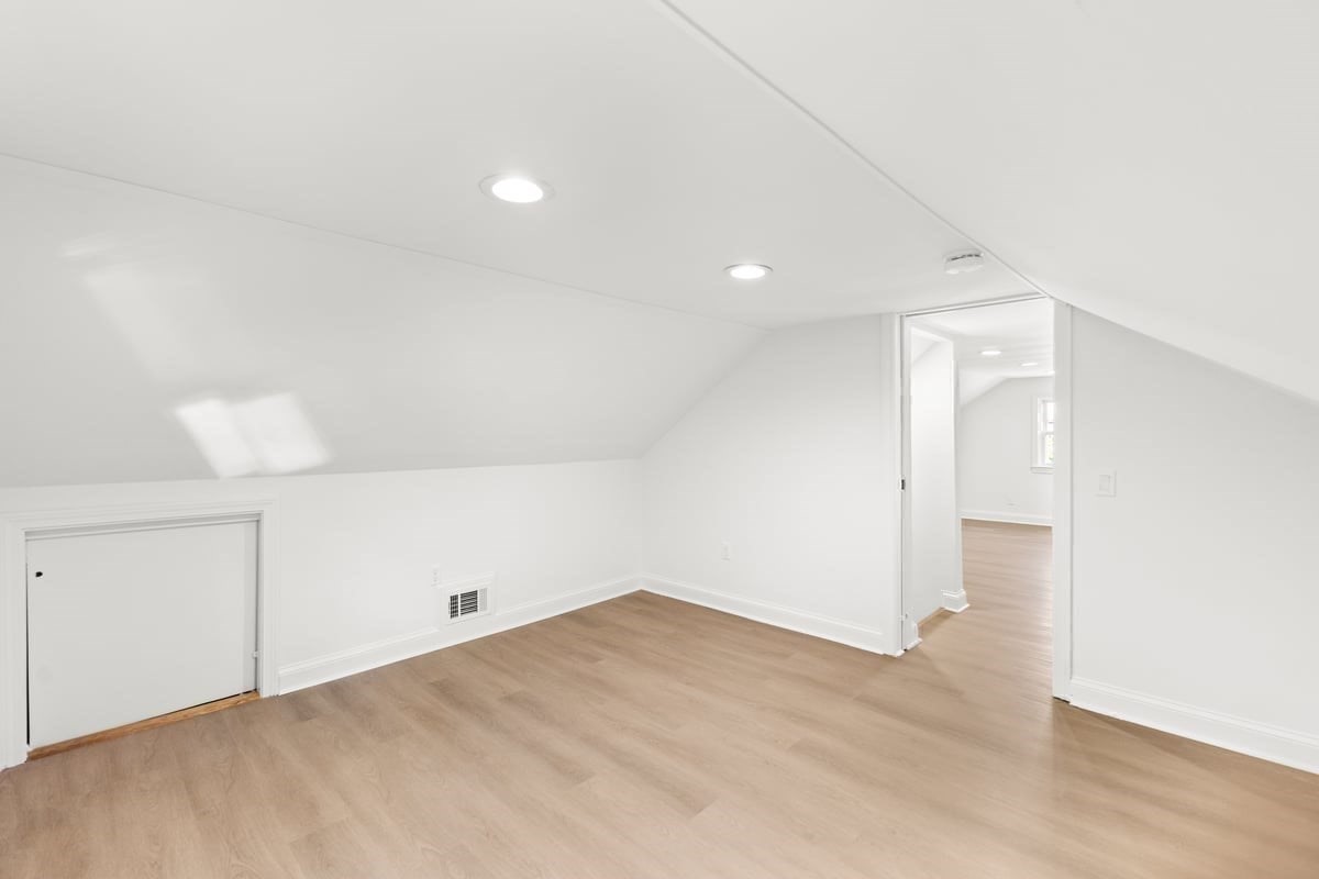 26 Lamb St Property Photo 20