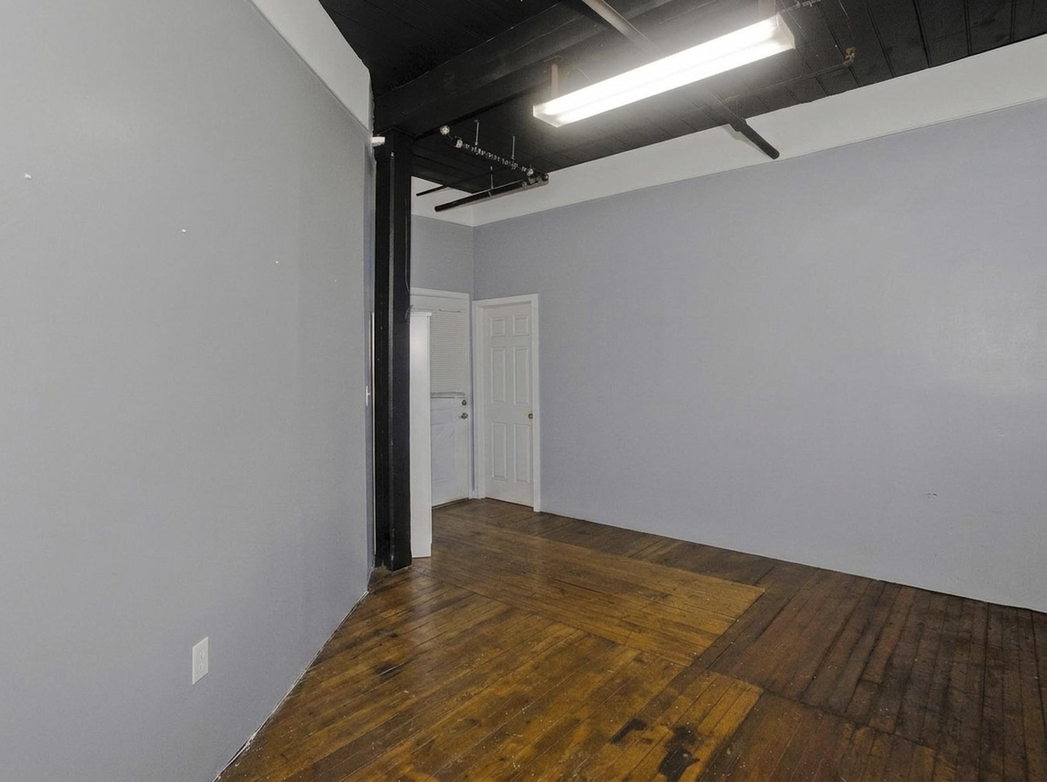 125-143 Main St # 208 Property Photo 4