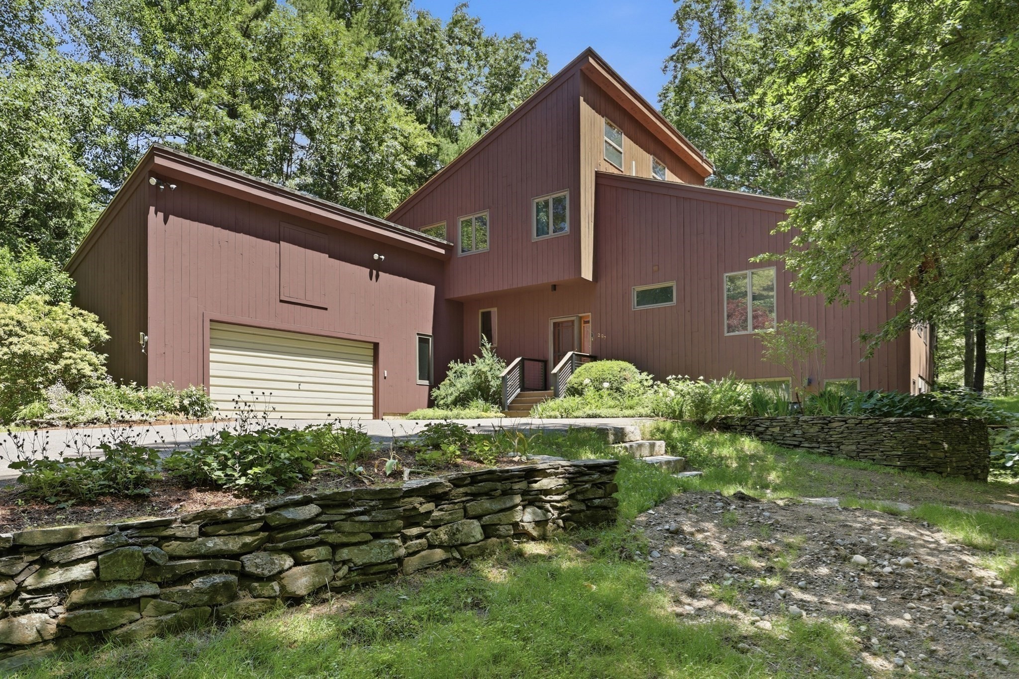 297 Reedy Meadow Rd Property Photo 4