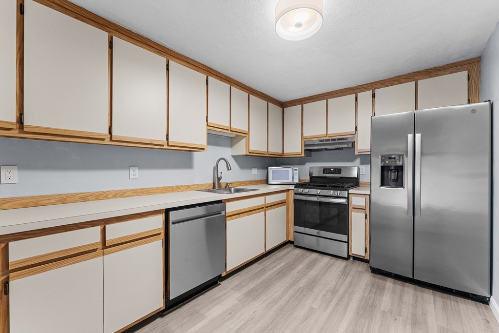 100 Cass Ave # A6 Property Photo 3