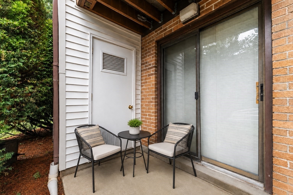 100 Cass Ave # A6 Property Photo 6