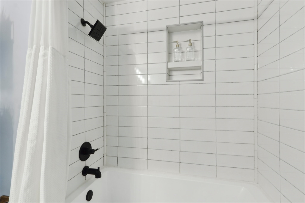 115 West Seventh # 3 Property Photo 5