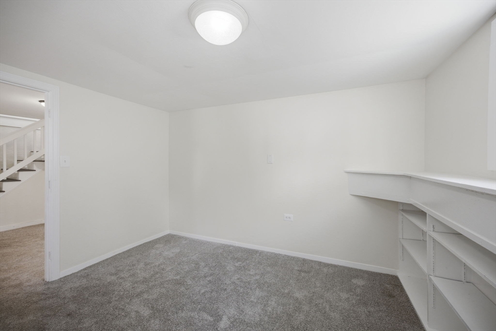 8 Lake St Property Photo 31