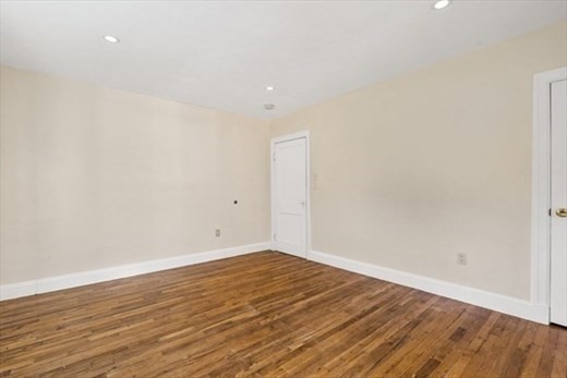 19 Beechcroft St # 2 Property Photo 3