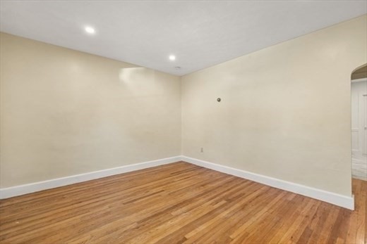 19 Beechcroft St # 2 Property Photo 4