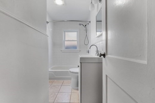 19 Beechcroft St # 2 Property Photo 5