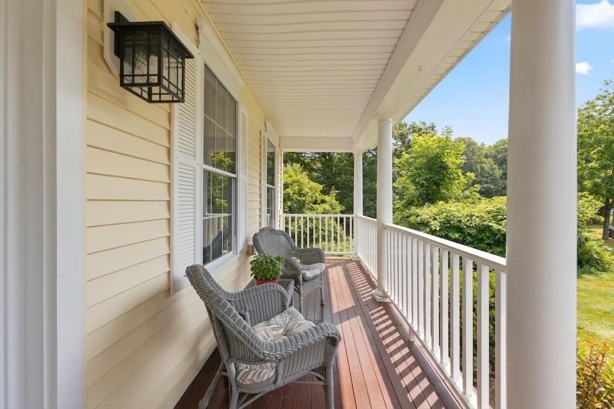 21 Olde Taverne Ln Property Photo 2