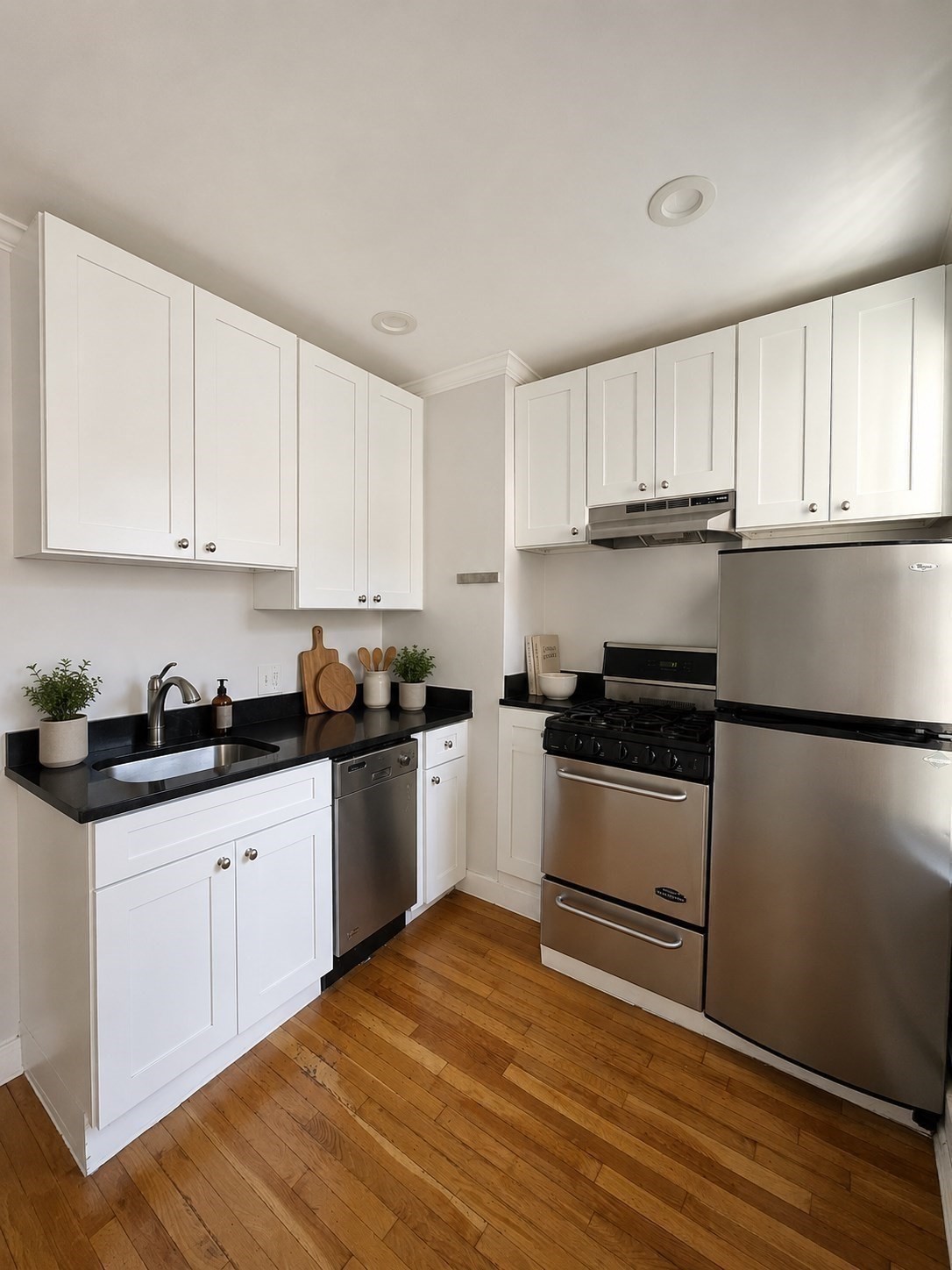 61 Phillips St # 3 Property Photo 7
