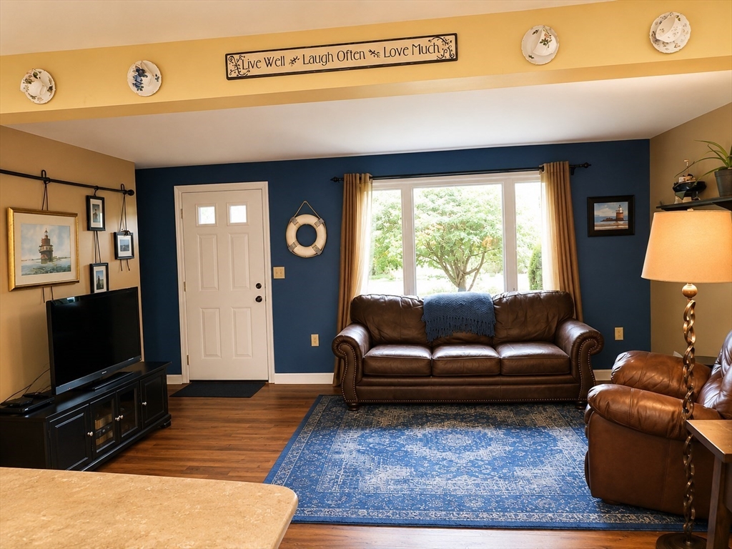 6 Keith Ave Property Photo 5