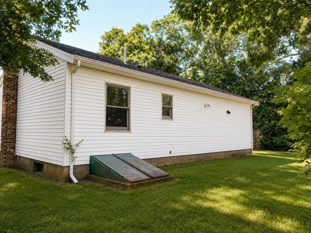 6 Keith Ave Property Photo 16