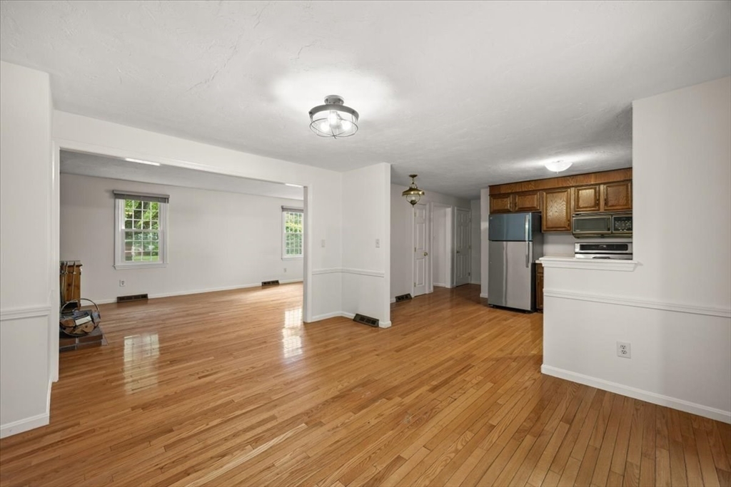 28 Camelot Ct # 28 Property Photo 8