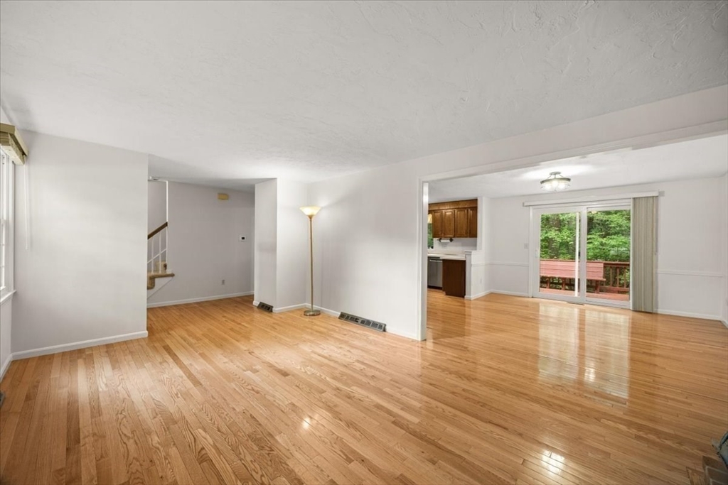 28 Camelot Ct # 28 Property Photo 17