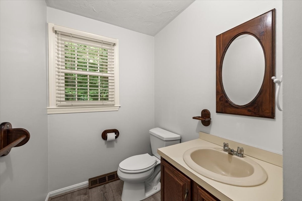 28 Camelot Ct # 28 Property Photo 20