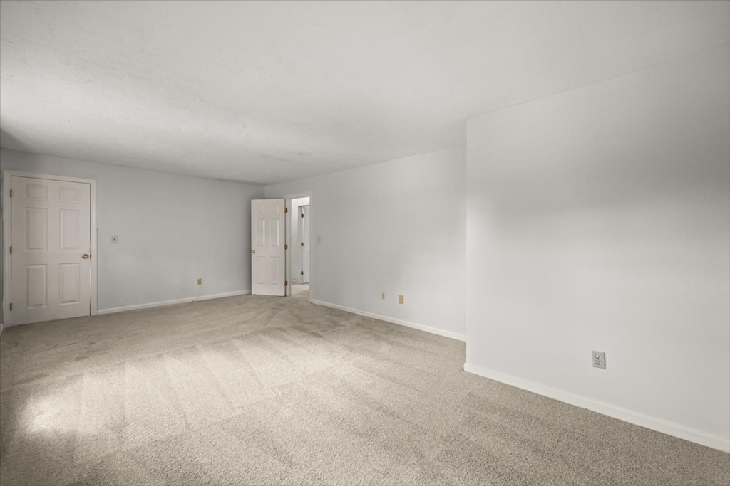 28 Camelot Ct # 28 Property Photo 22