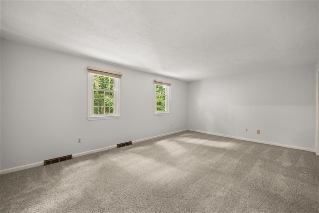 28 Camelot Ct # 28 Property Photo 23