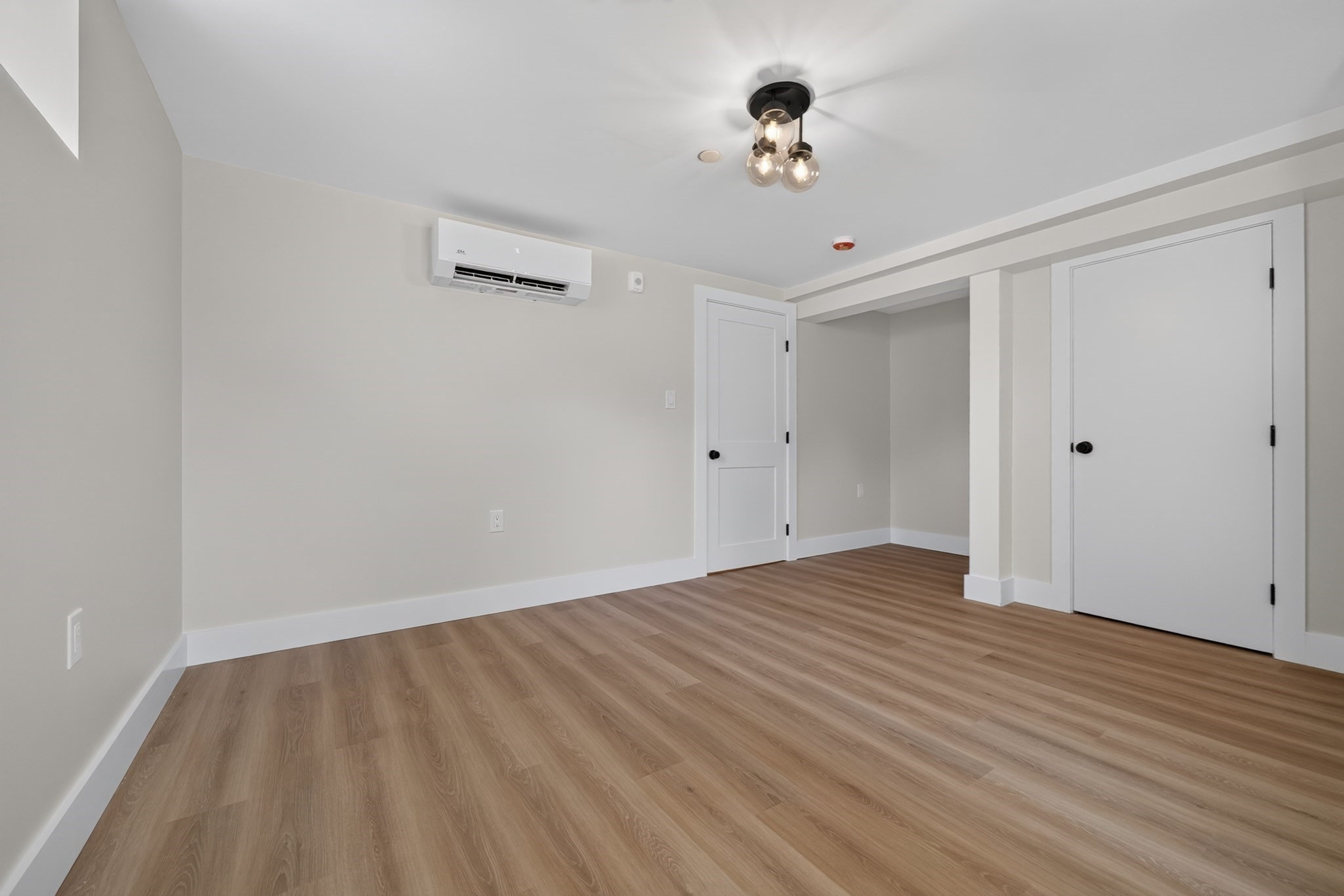 533 Washington Street # B Property Photo 8