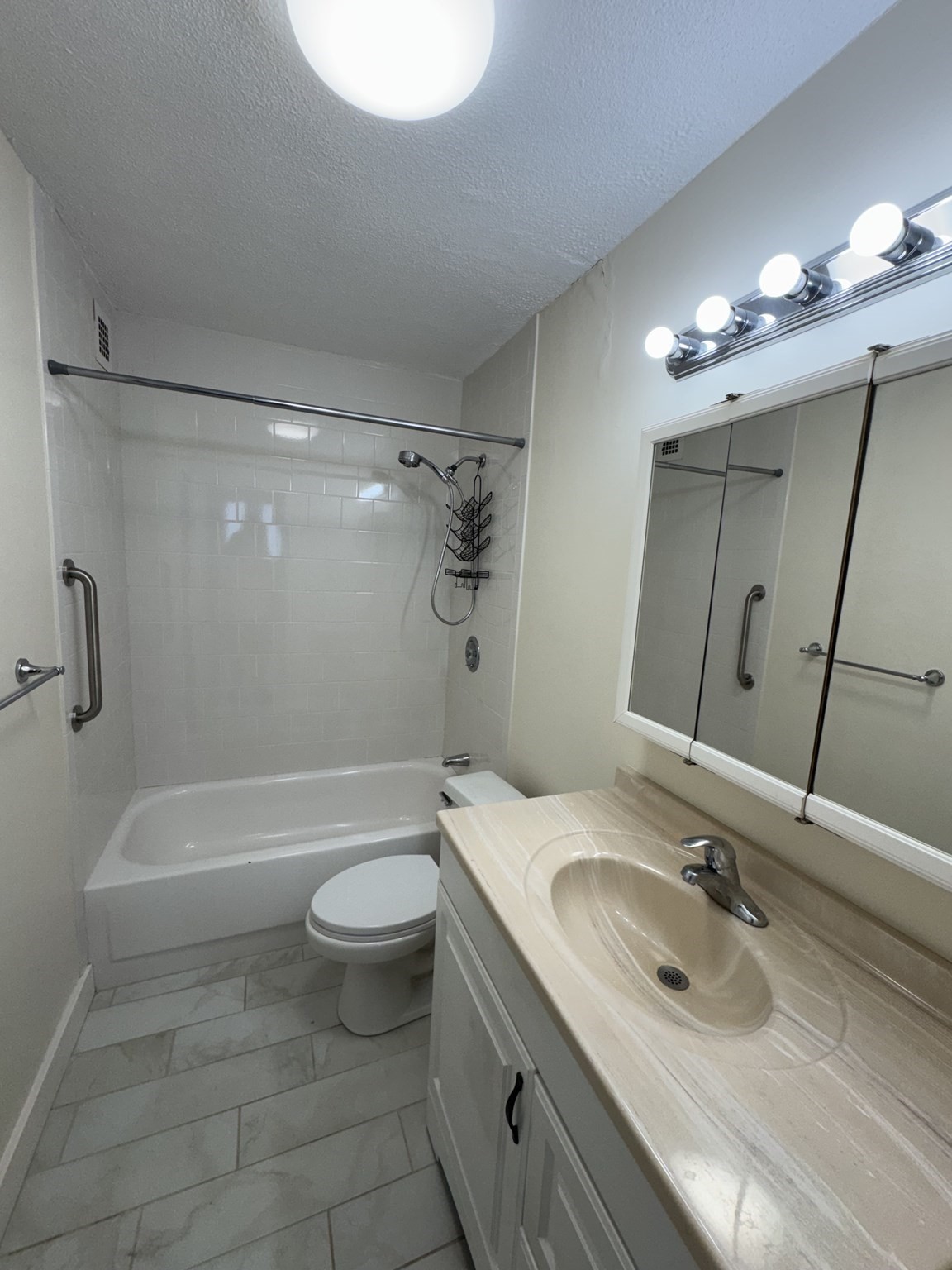33 Pond # 1005 Property Photo 11