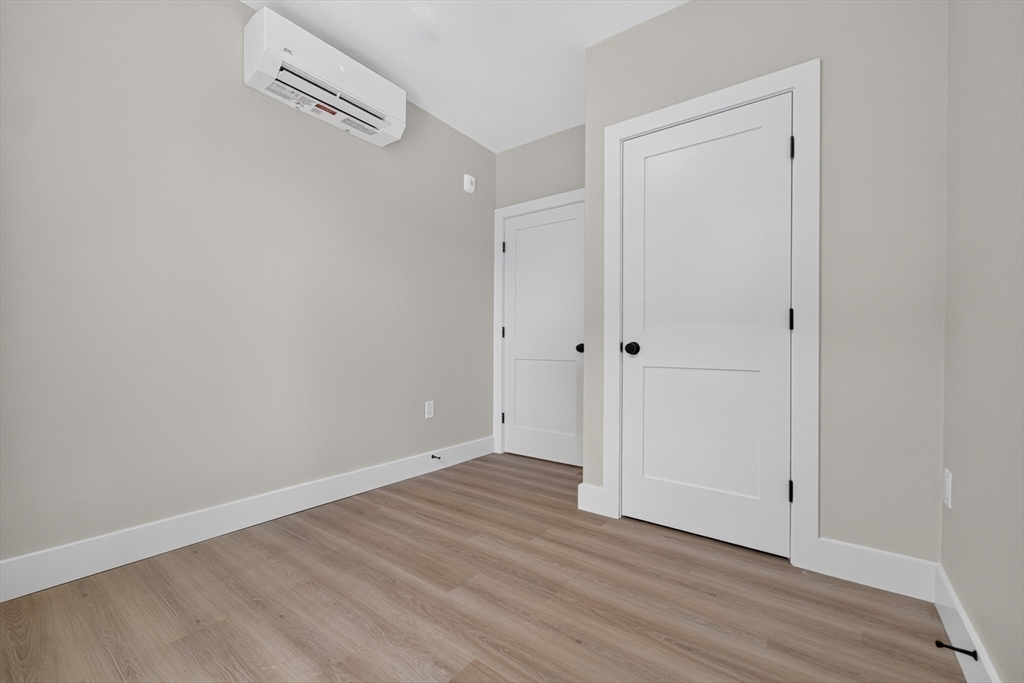 533 Washington Street # 3 Property Photo 6