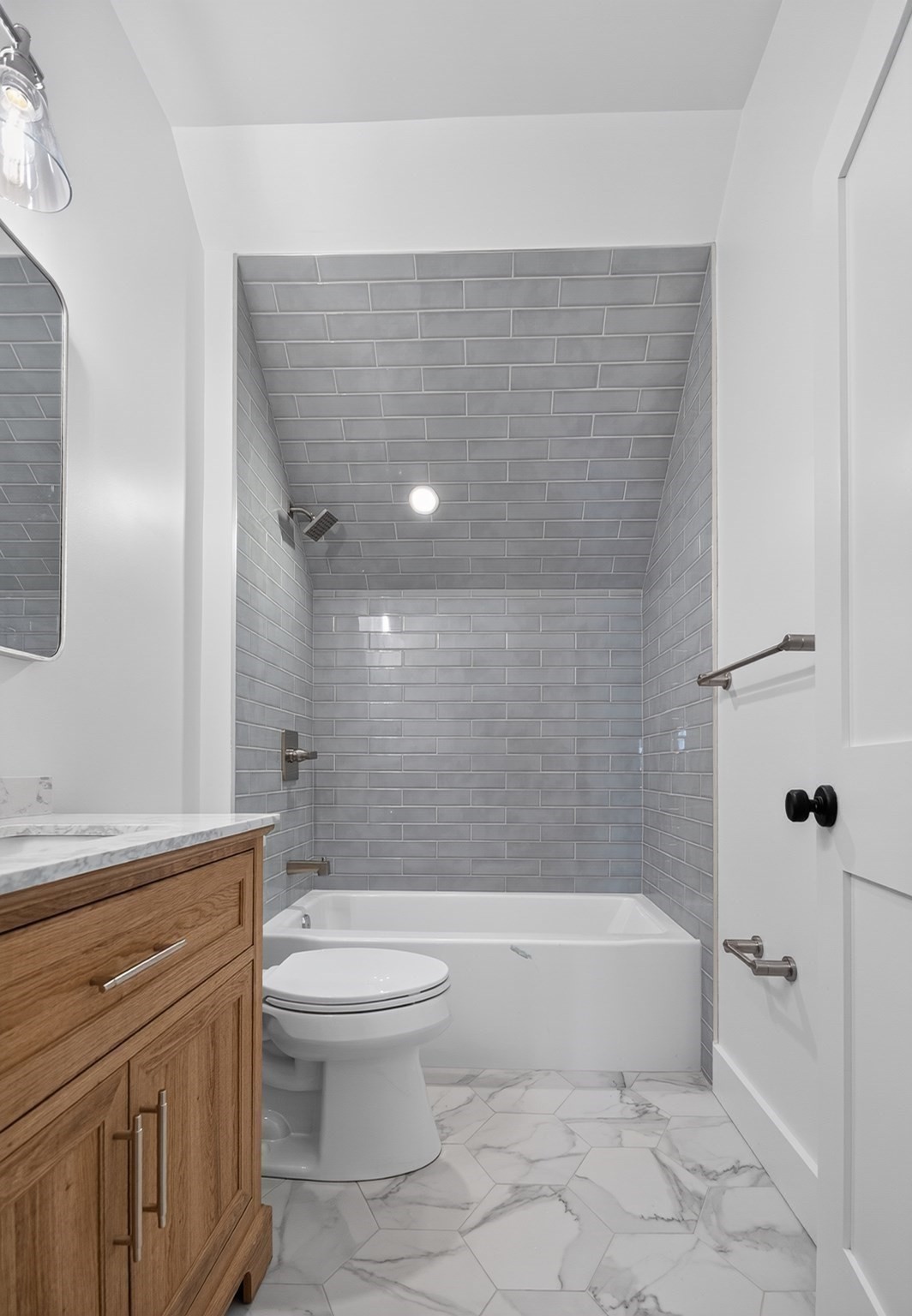 533 Washington Street Property Photo 4