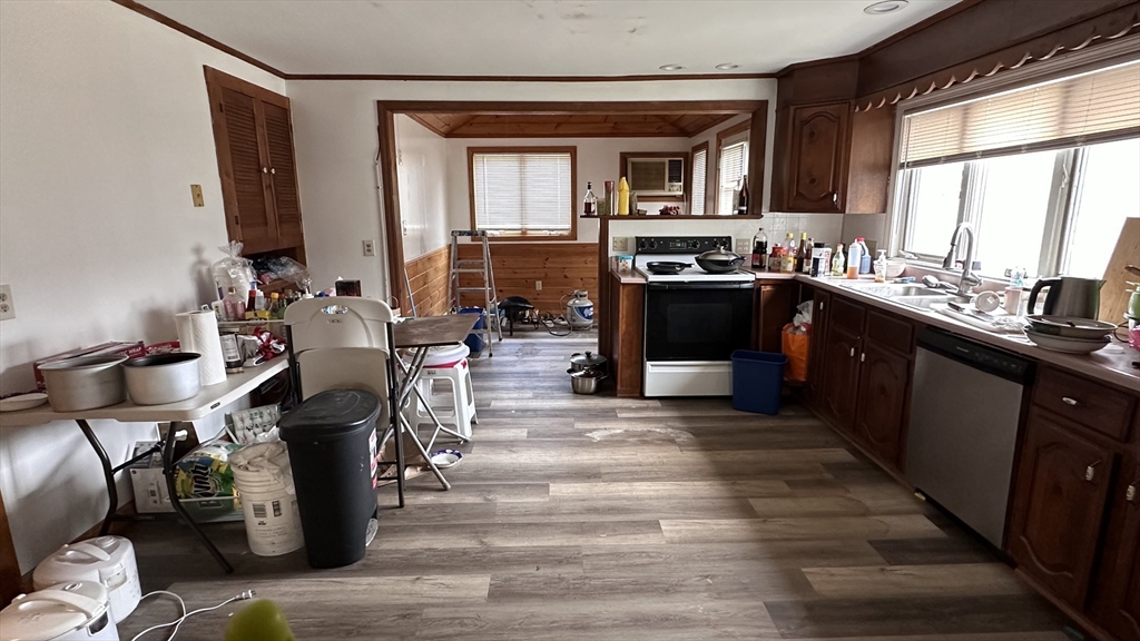 266 Brookfield Rd Property Photo 6