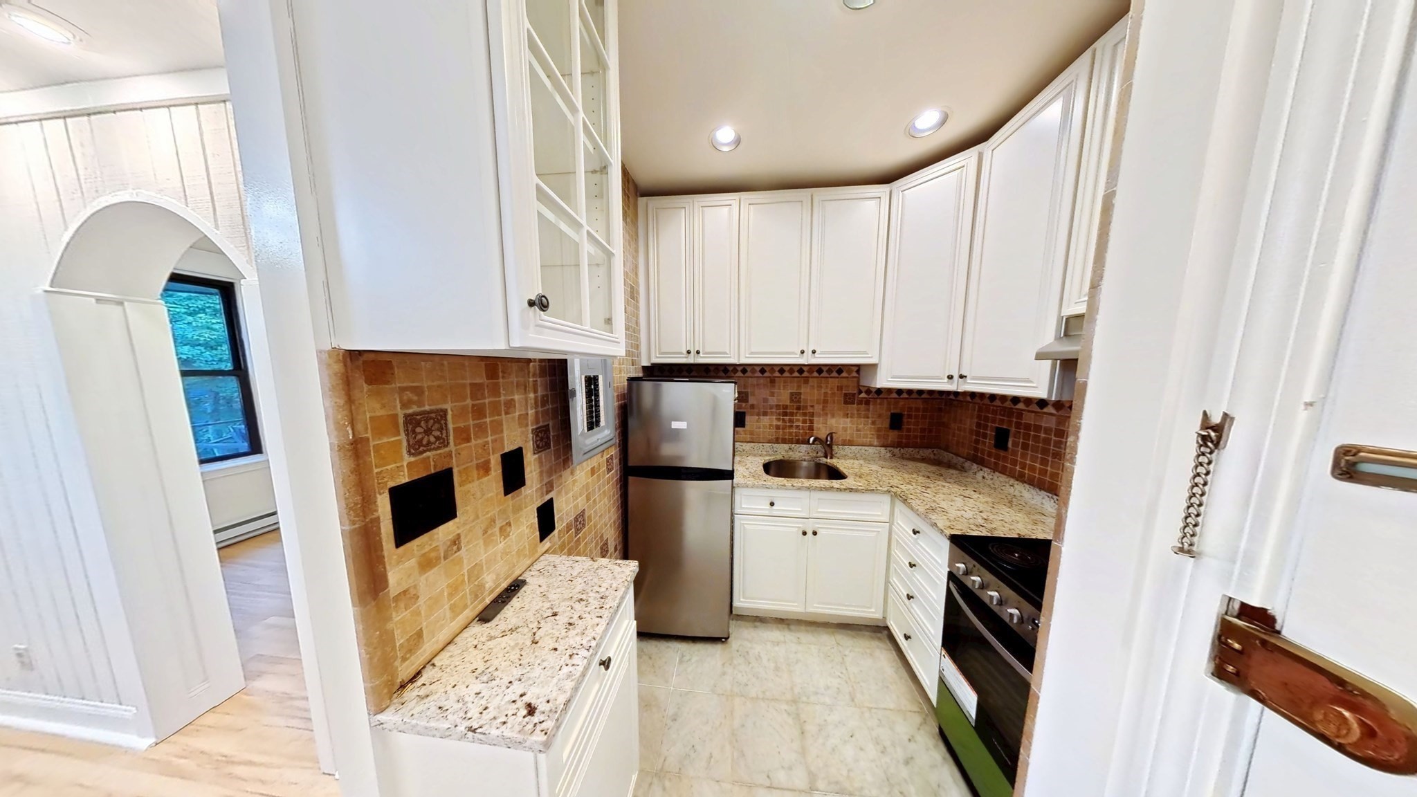 40 Winchester St # 8 Property Photo 5