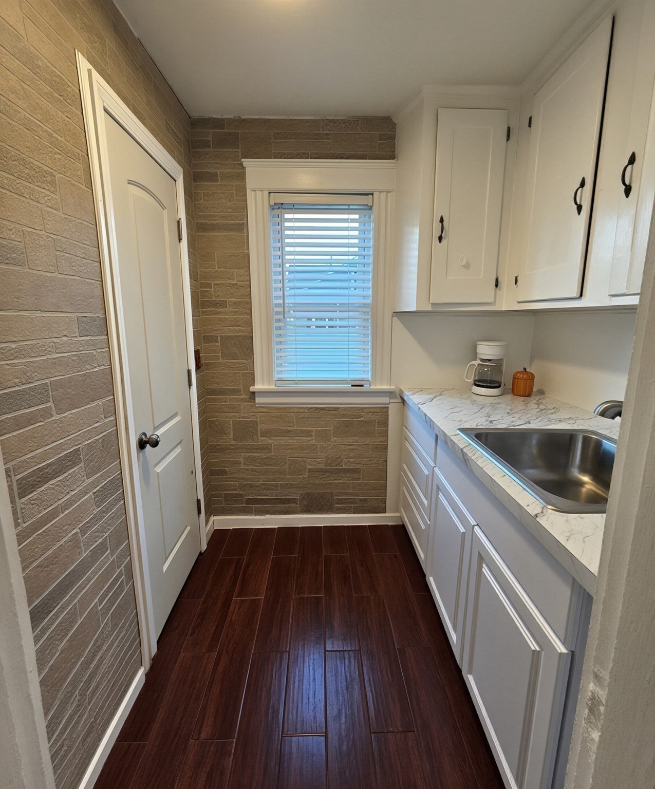 15 Dinsmore Street Property Photo 10