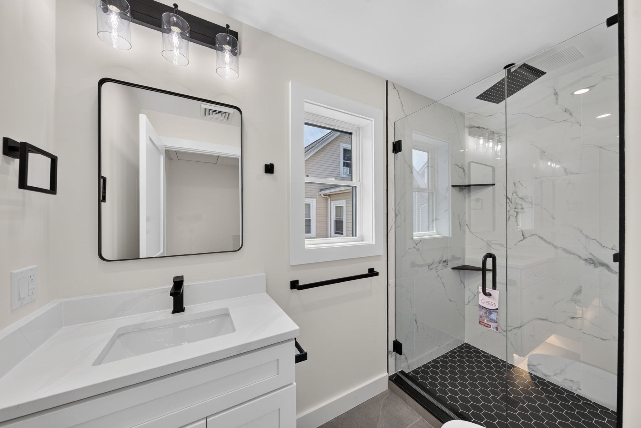 20 Washington Pl Property Photo 12