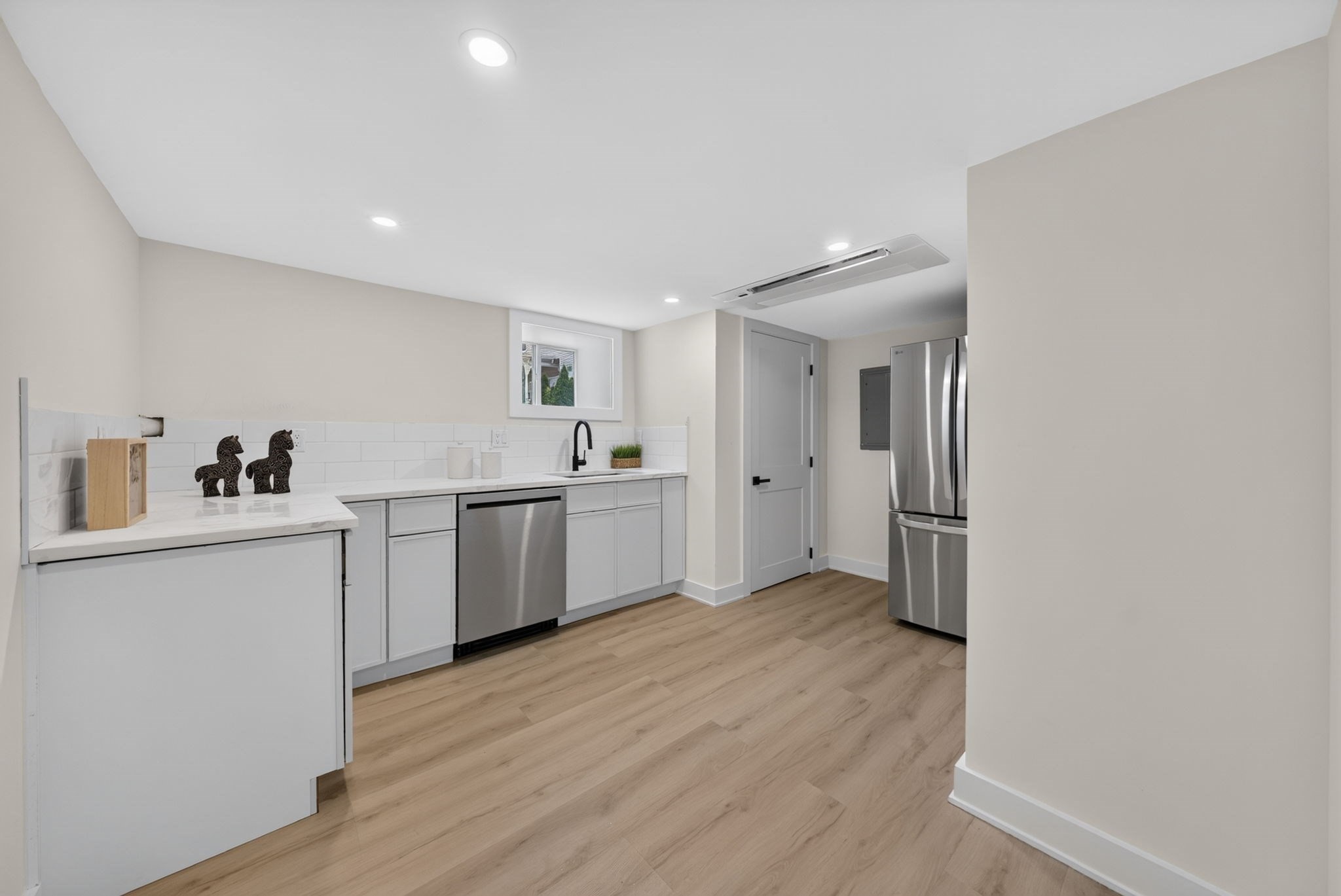 20 Washington Pl Property Photo 15