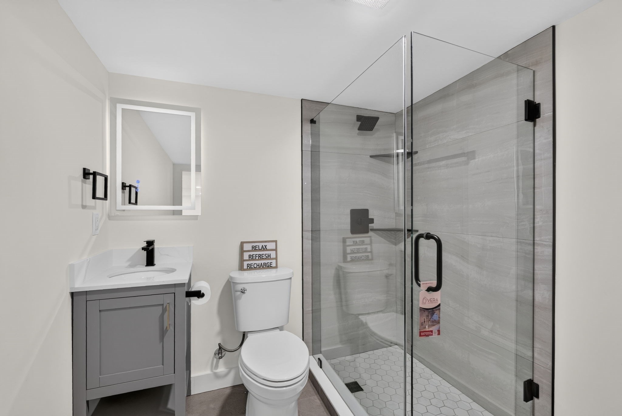20 Washington Pl Property Photo 16