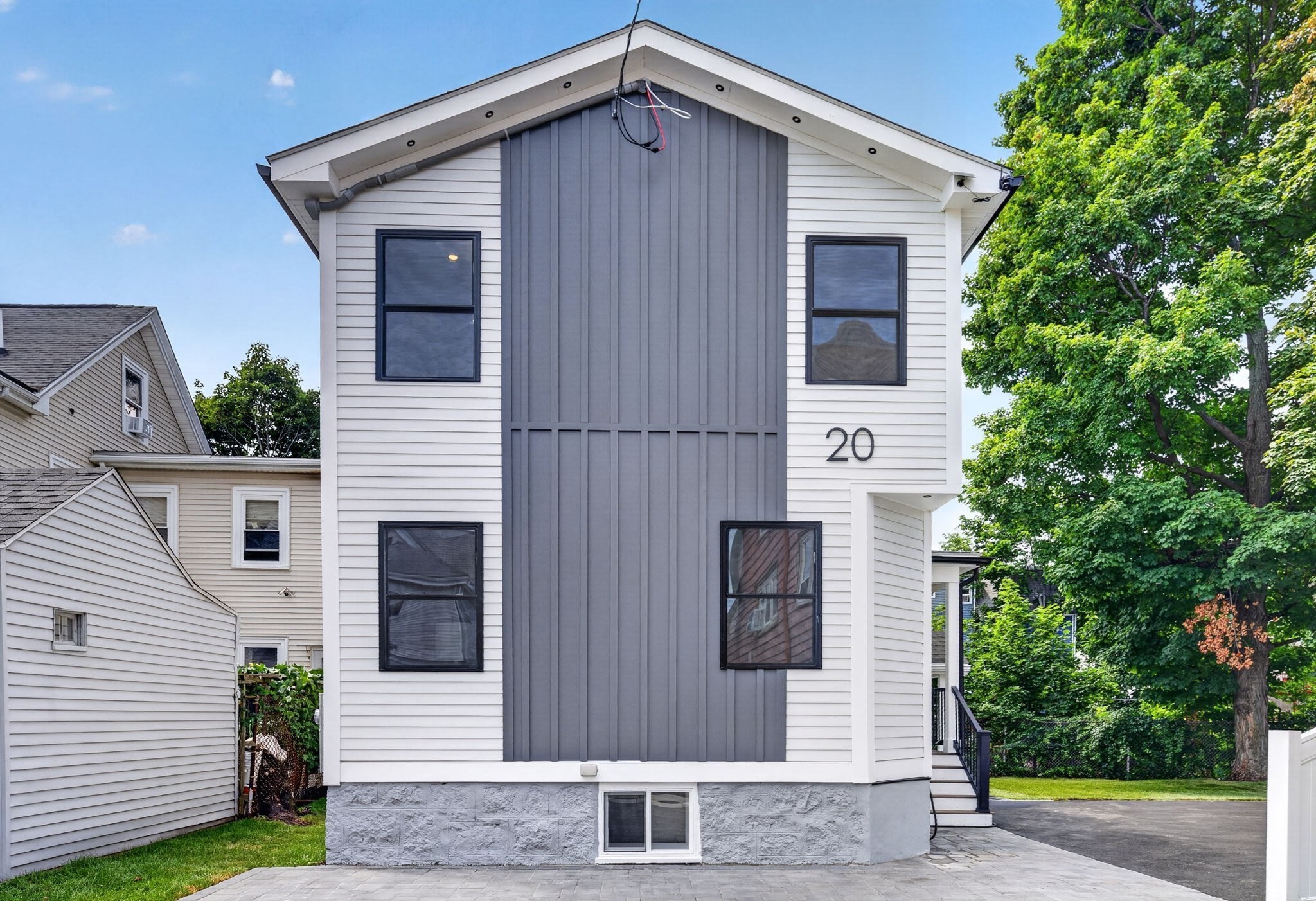 20 Washington Pl Property Photo 19