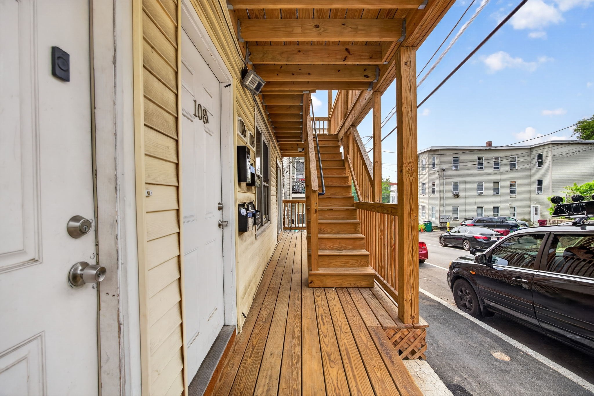 106-108 Grand St Property Photo 3