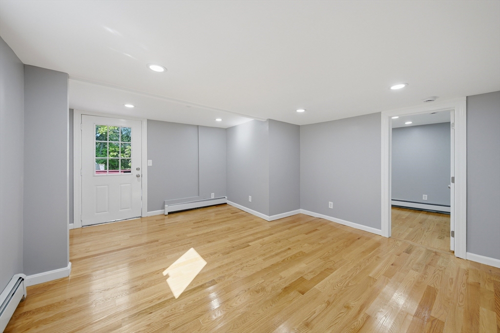 8 Hawkins St Property Photo 6