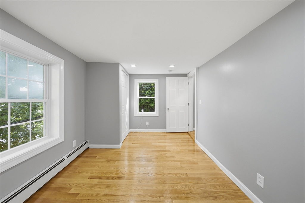 8 Hawkins St Property Photo 9