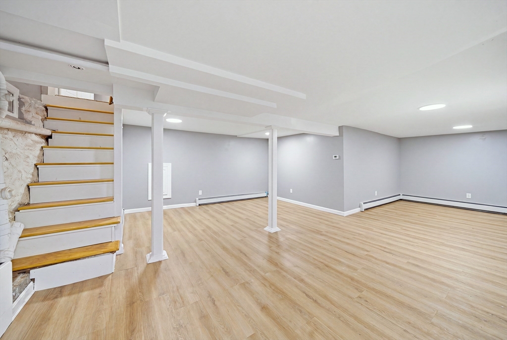 8 Hawkins St Property Photo 14
