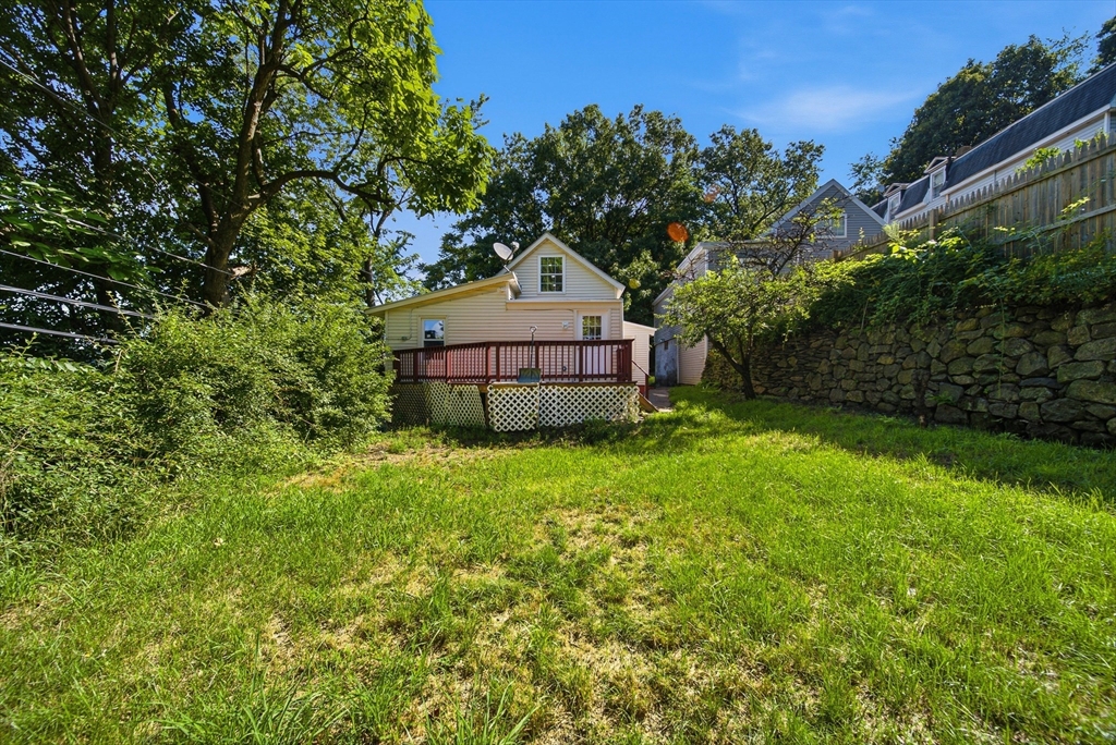 8 Hawkins St Property Photo 17