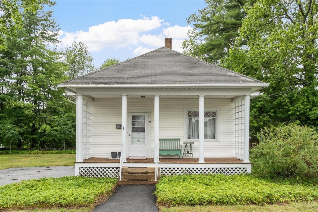 27 Foss Rd Property Photo 1
