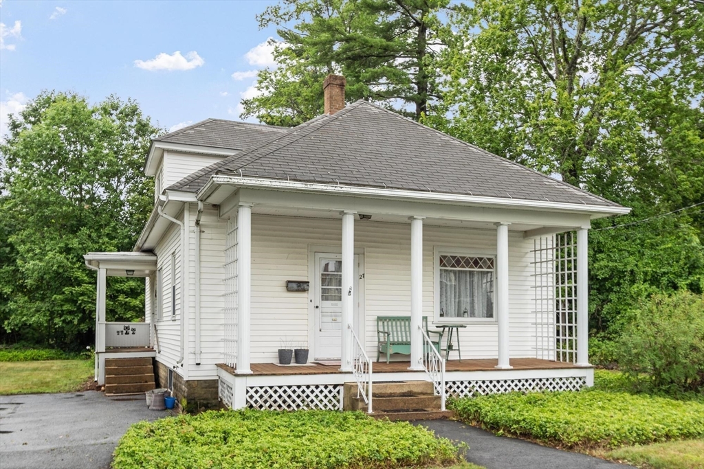 27 Foss Rd Property Photo 3