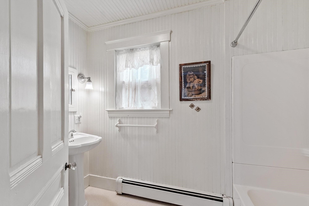 27 Foss Rd Property Photo 11