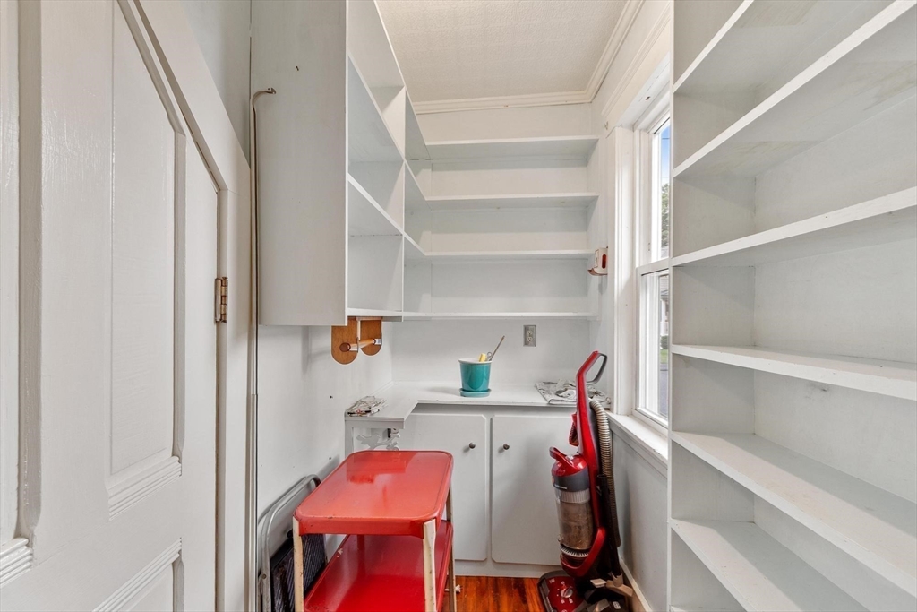 27 Foss Rd Property Photo 13
