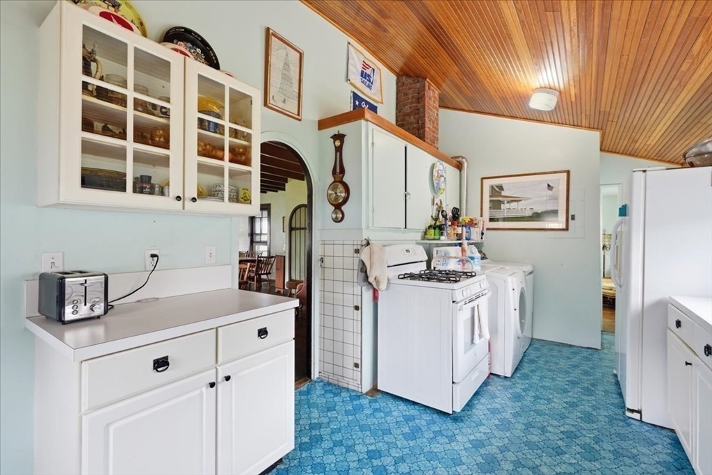 66 Cadish Ave Property Photo 14