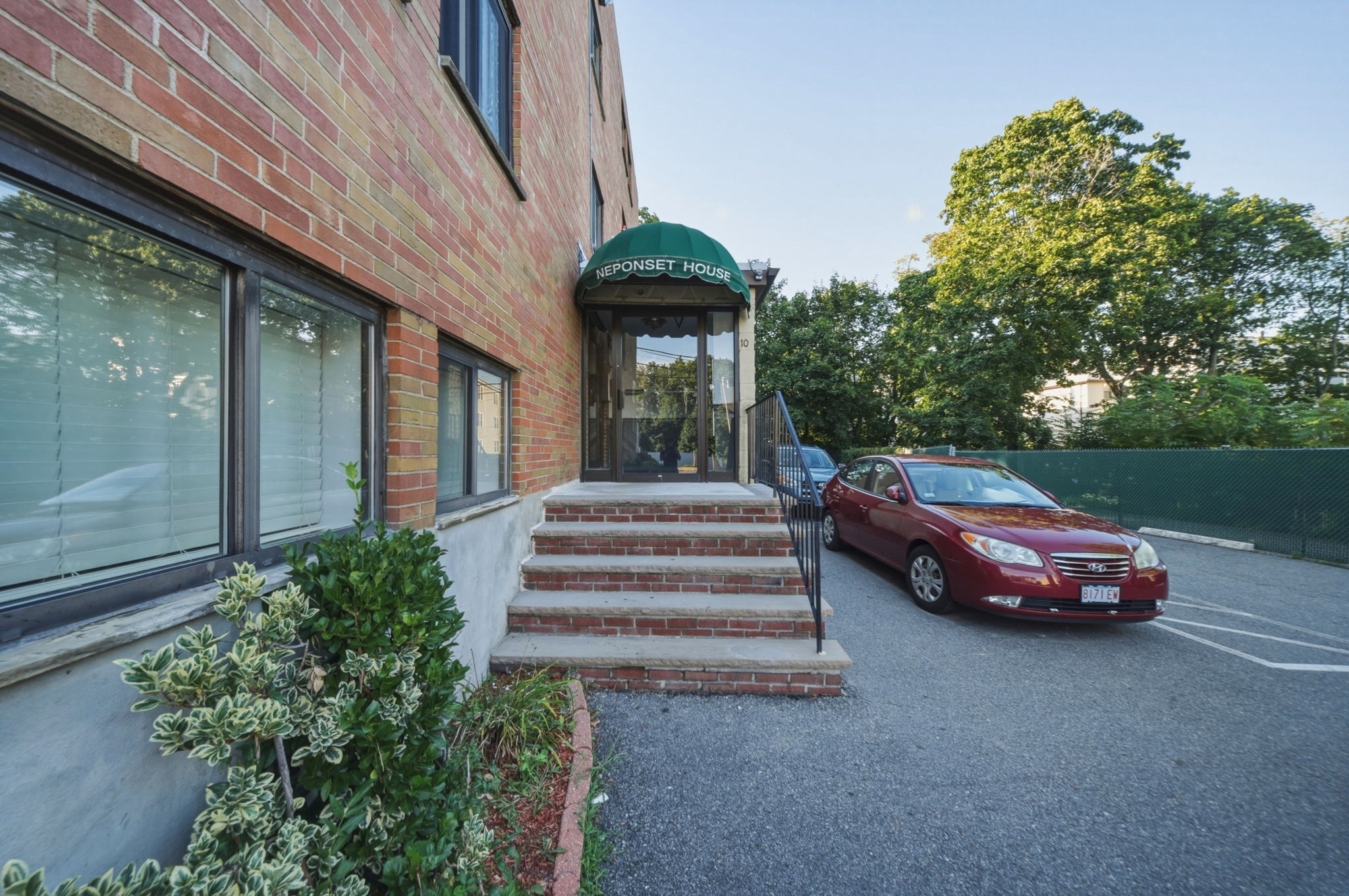 10 Coffey St # 25 Property Photo 3