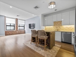 121-127 Portland St # 304 Property Photo 13