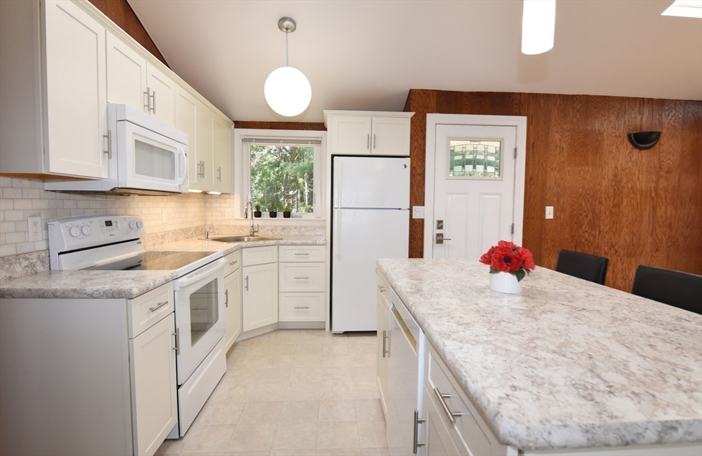 12 Twelfth Ave Property Photo 5