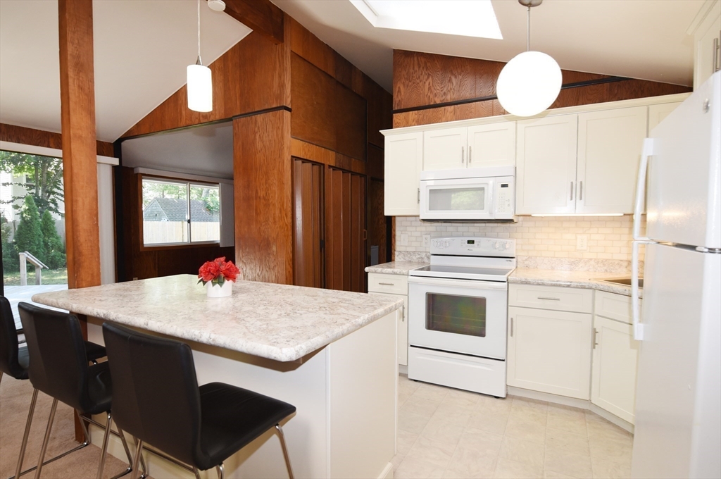 12 Twelfth Ave Property Photo 6