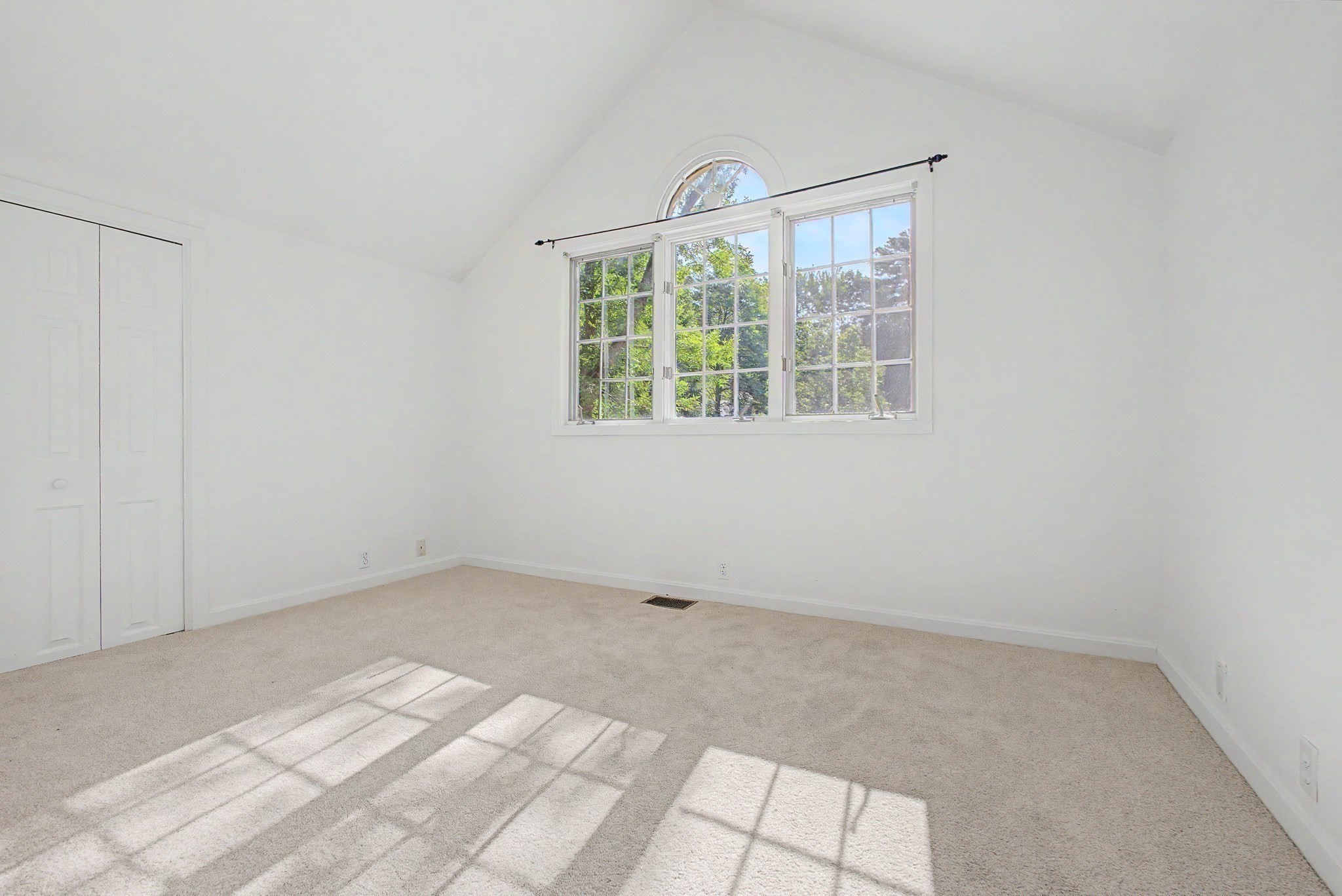 6 Lilac Ct # 6 Property Photo 14