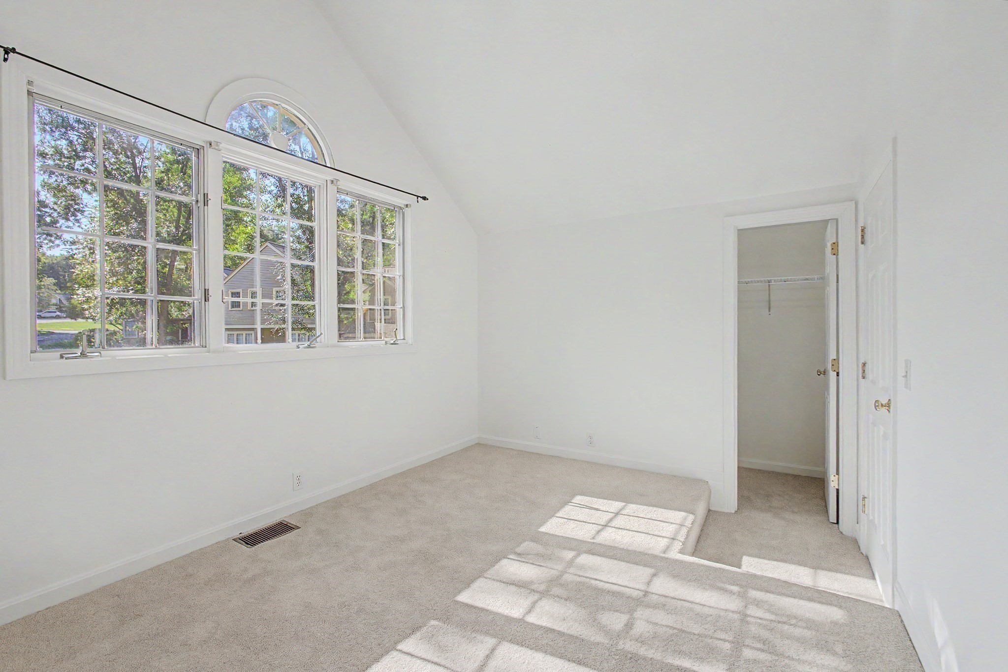6 Lilac Ct # 6 Property Photo 16