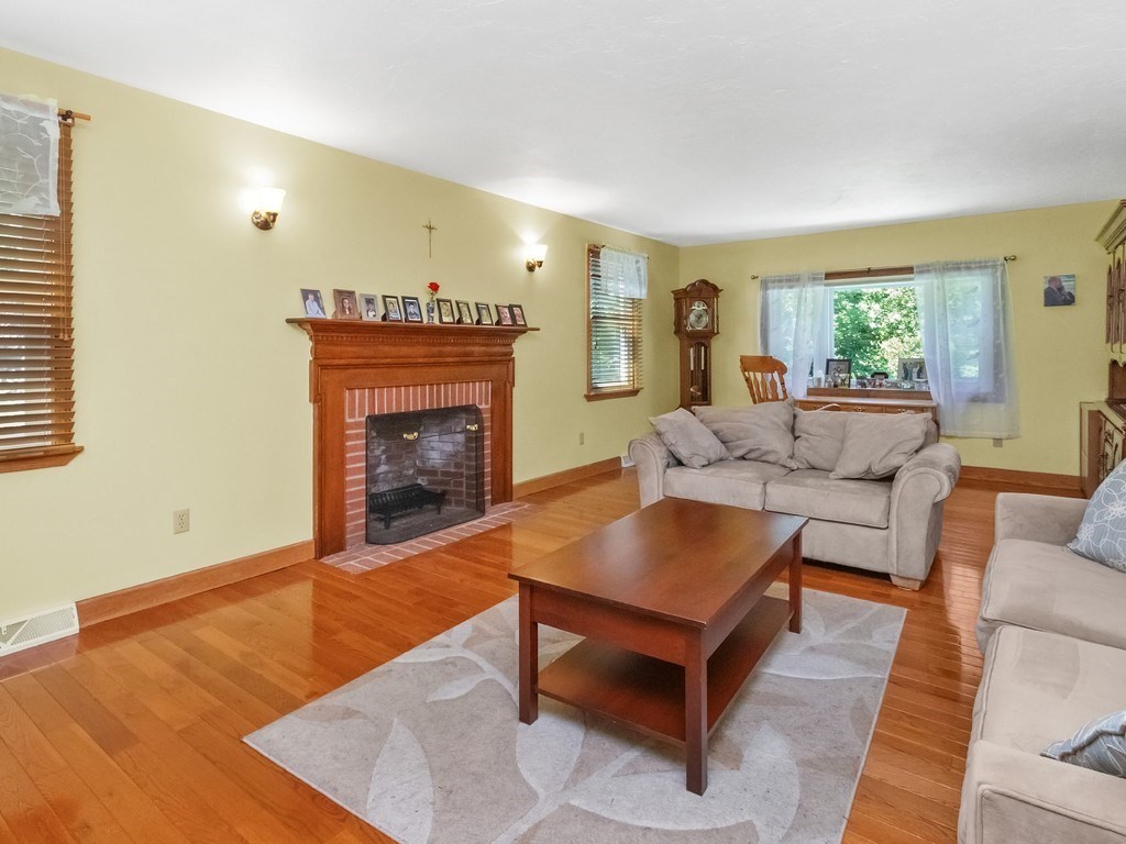 137 Harrington Road Property Photo 8