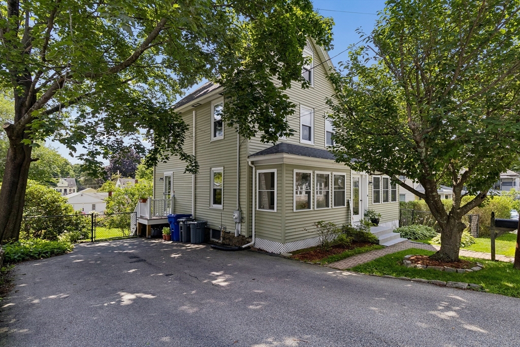 9 Crane Ave Property Photo 2